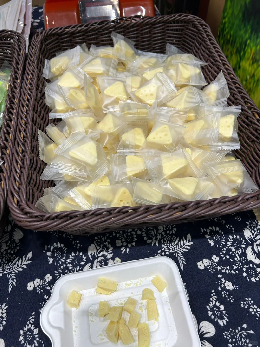 左滑带你逛食品电商博览会→