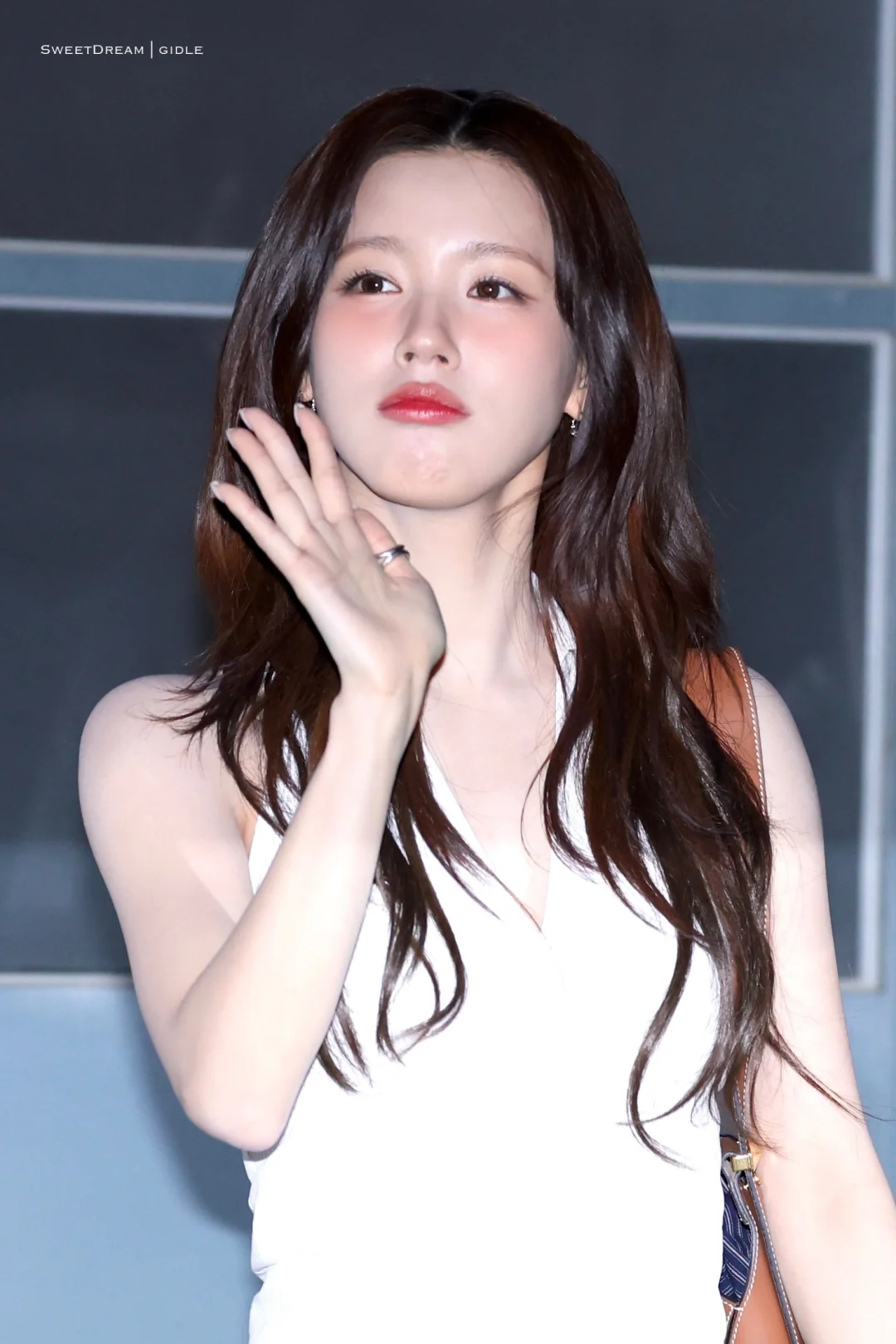 姐几个来参加G的“葬礼”了…IDLE今天7周年