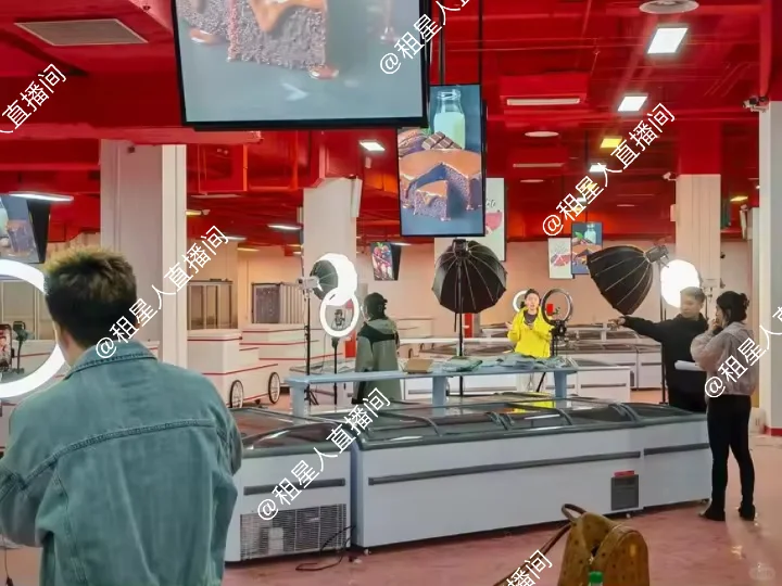 展会现场来啦！直播设备全套出租啦！