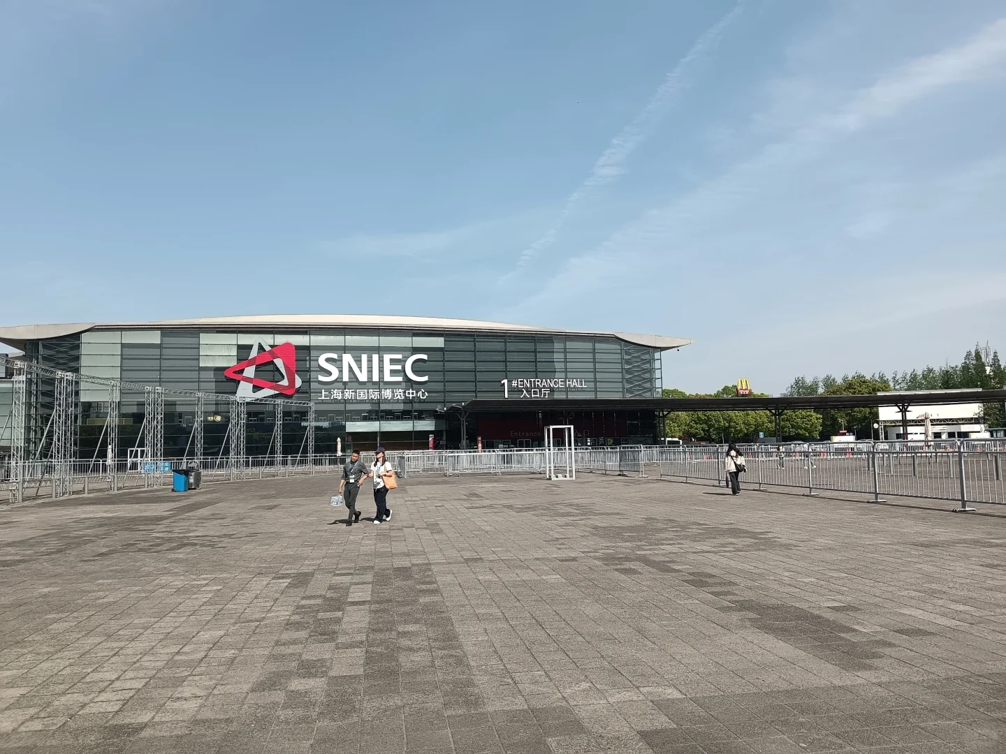 大环境不好哦，展会比较冷清～