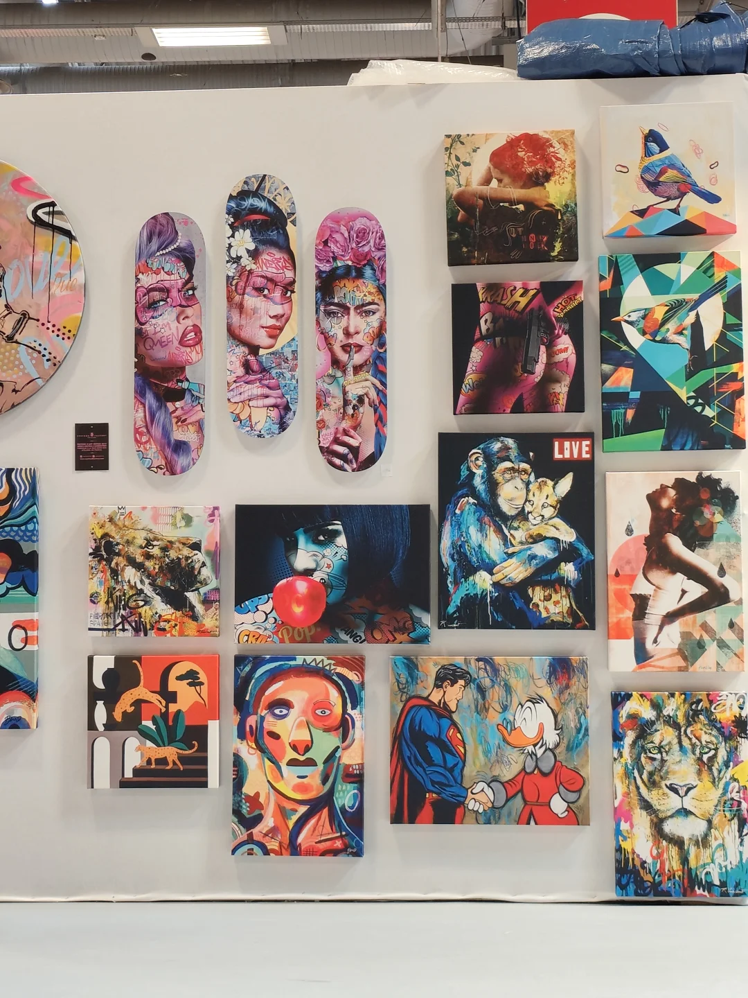 巴黎博览会惊艳到了，各个国家的美食和衣服