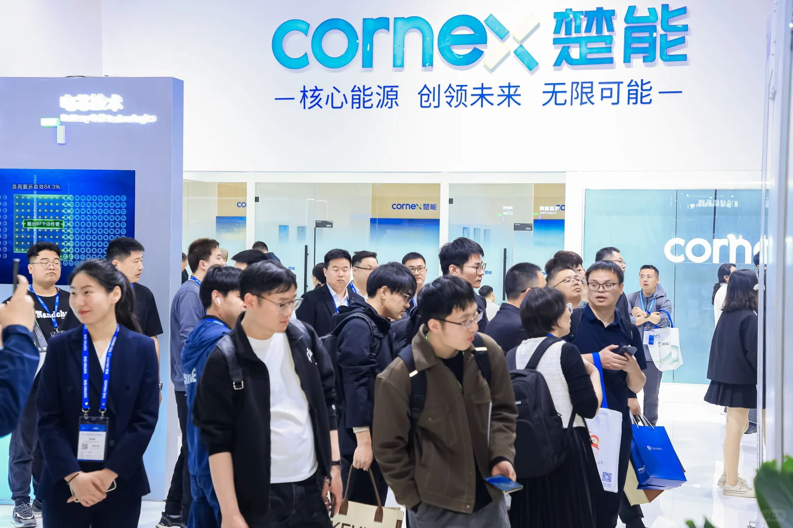 最快量产！全球首款472Ah大电池亮相ESIE