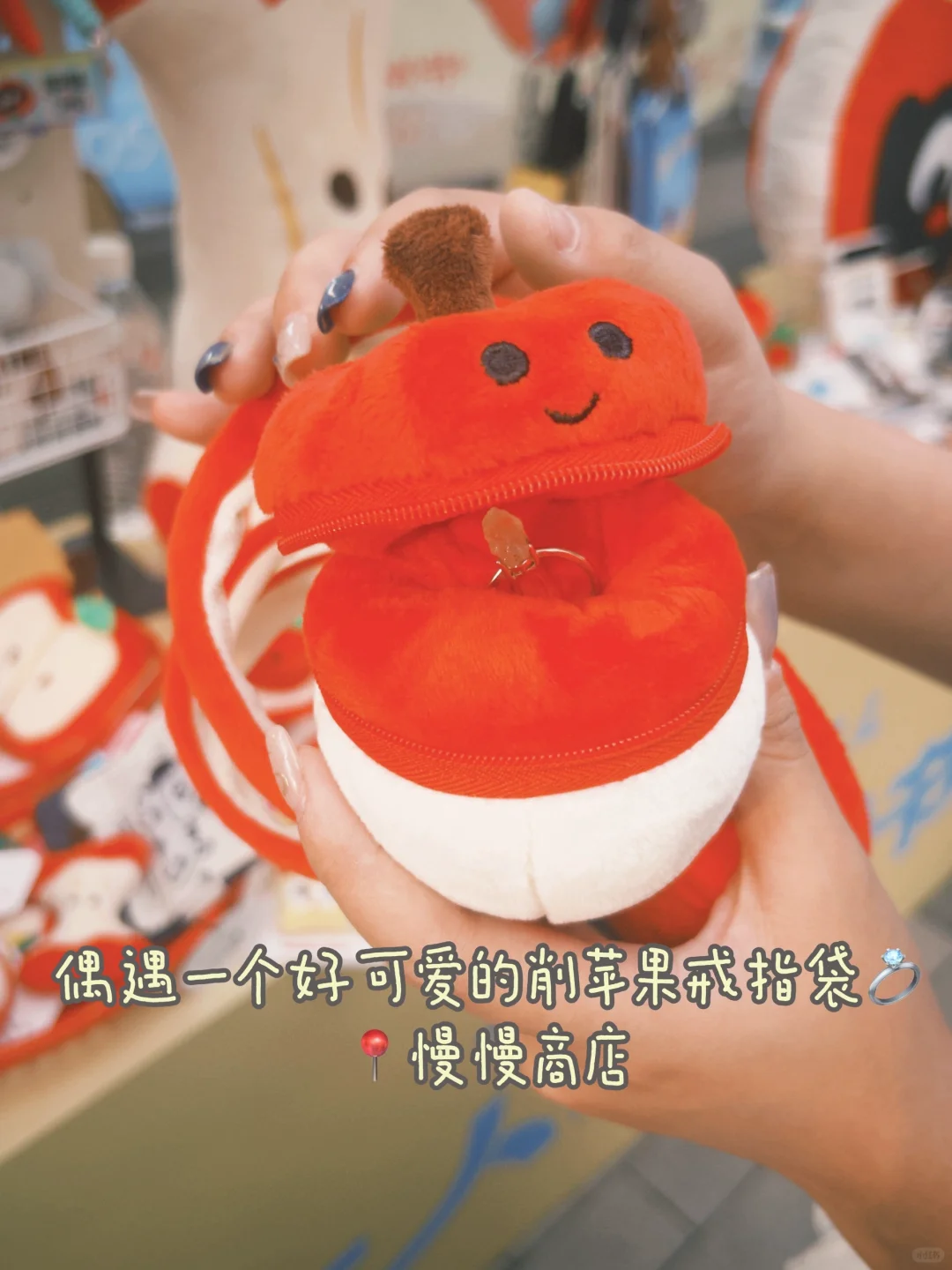 去看了朋友办的超治愈展览｜广州五一新展