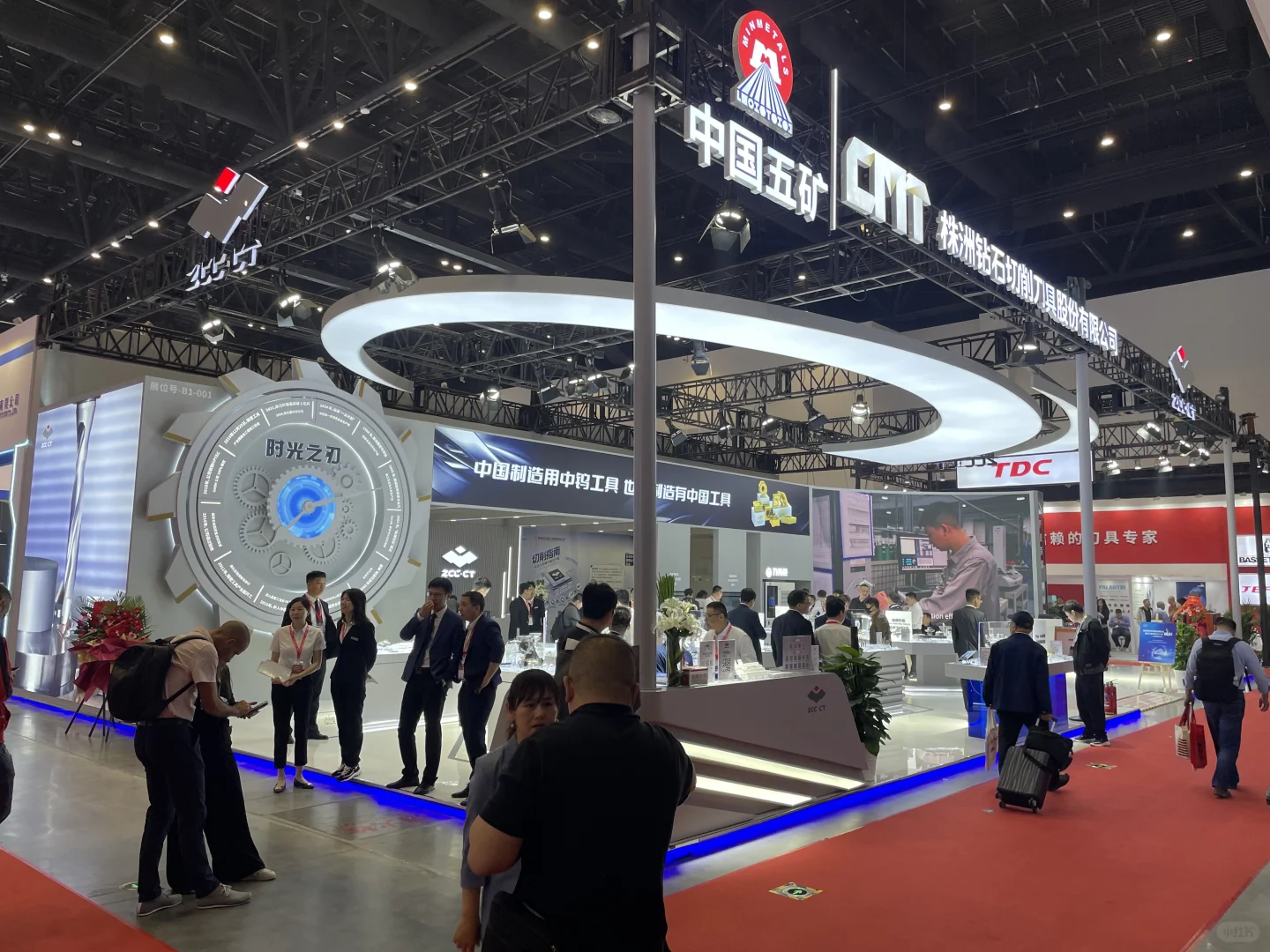 猜一下哪一个是我们搭建的?