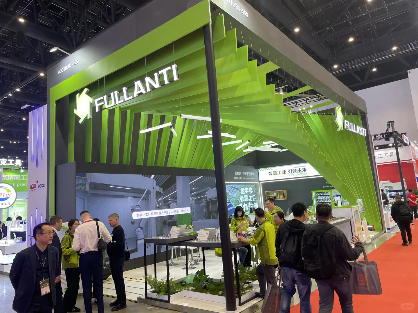 猜一下哪一个是我们搭建的?