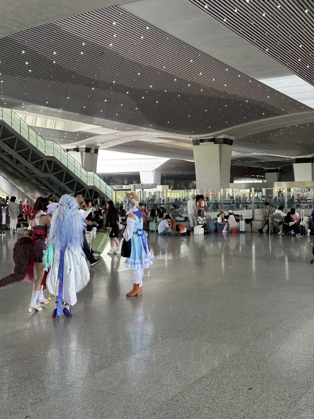 哇塞！！！！今天全成都的人都来西博成了吧。。。。