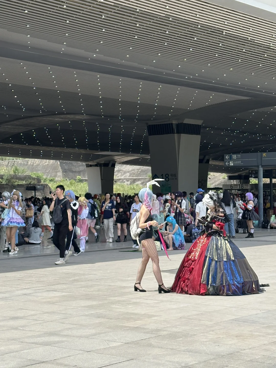 哇塞！！！！今天全成都的人都来西博成了吧。。。。