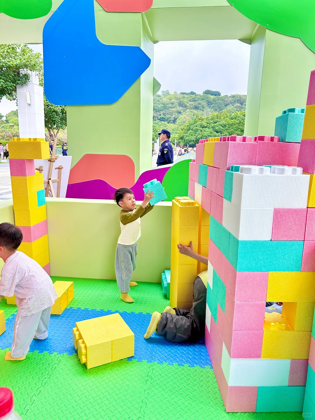 五一遛娃的神仙展会，深圳宝妈带娃很嗨?