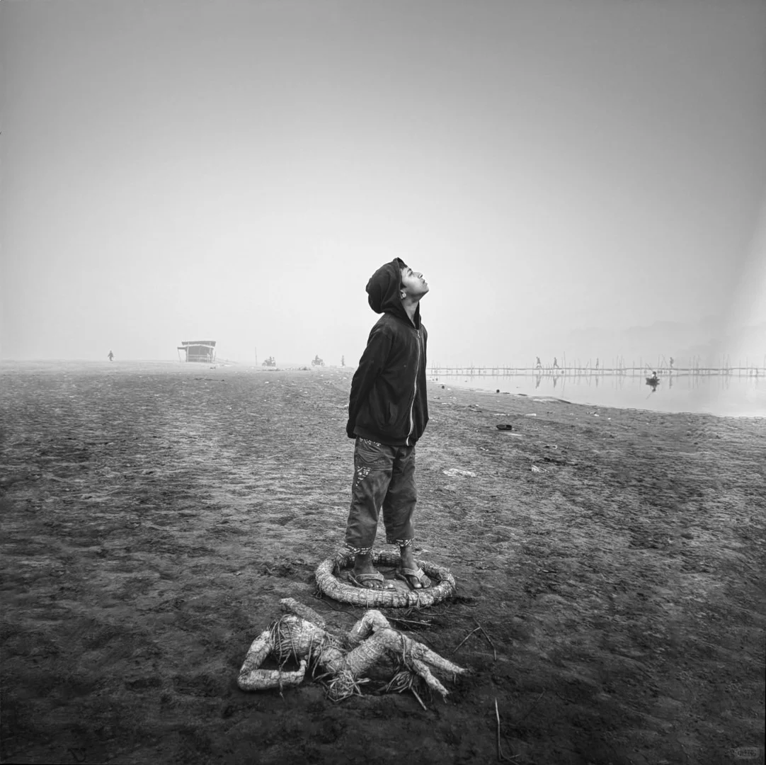 参观“第十届影像上海艺术博览会”