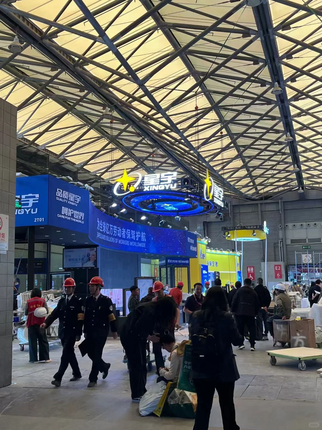 布展布展，人好多呀