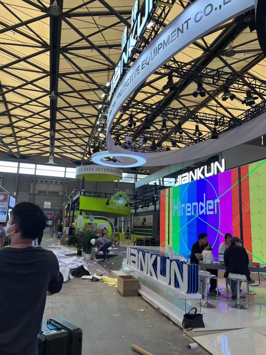 布展布展，人好多呀