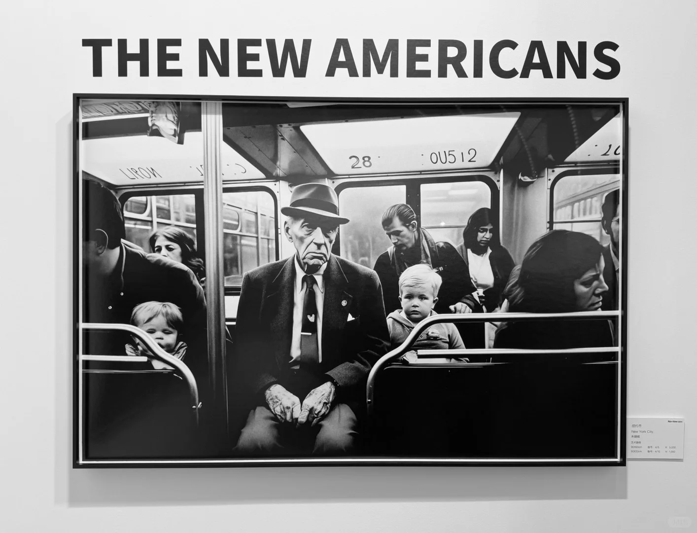 参观“第十届影像上海艺术博览会”