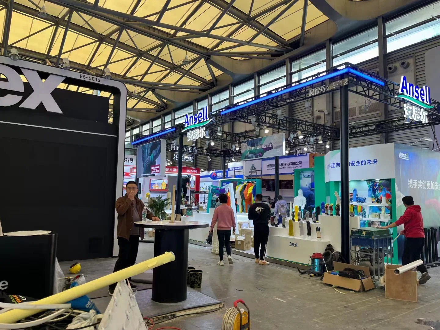 布展布展，人好多呀