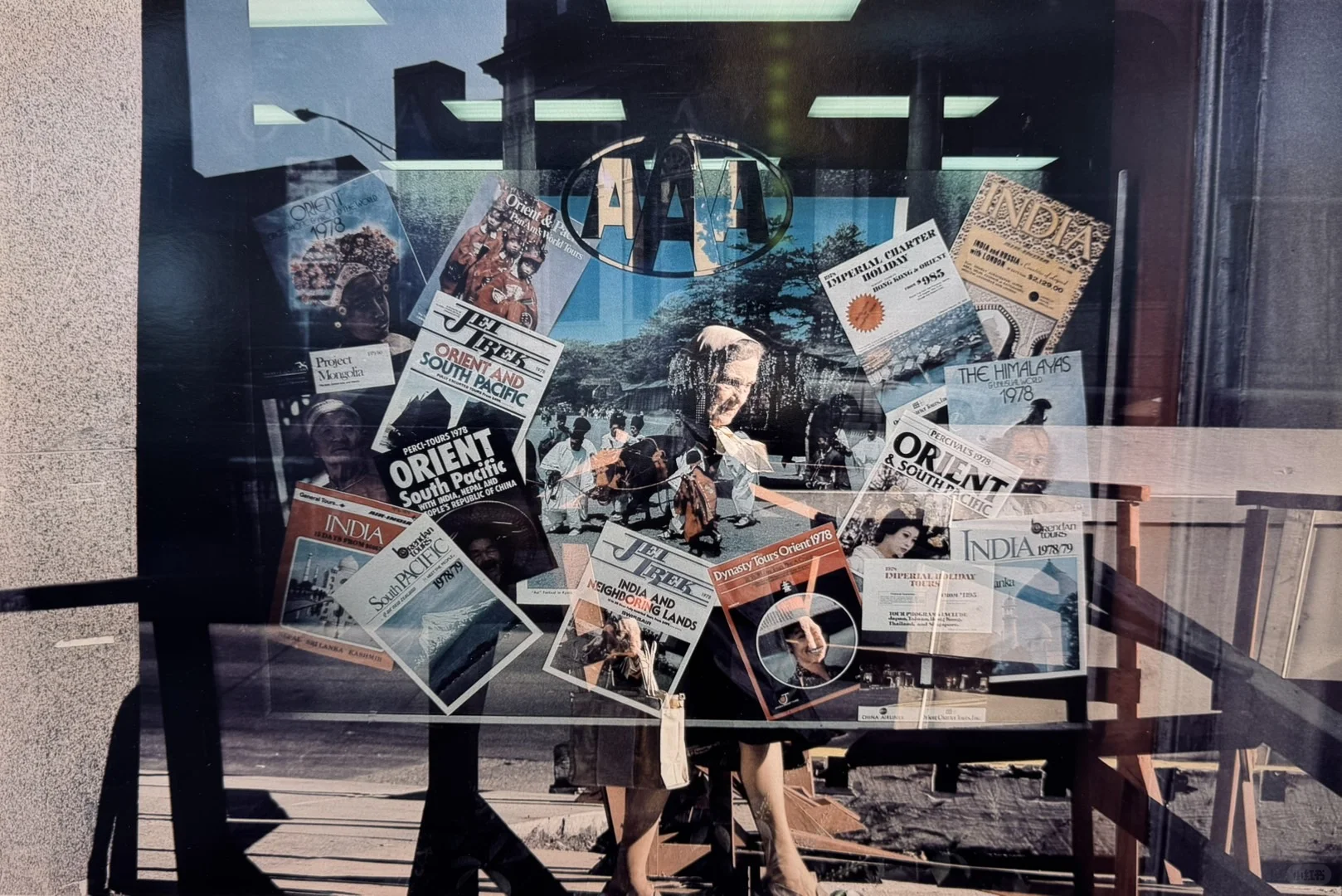 参观“第十届影像上海艺术博览会”