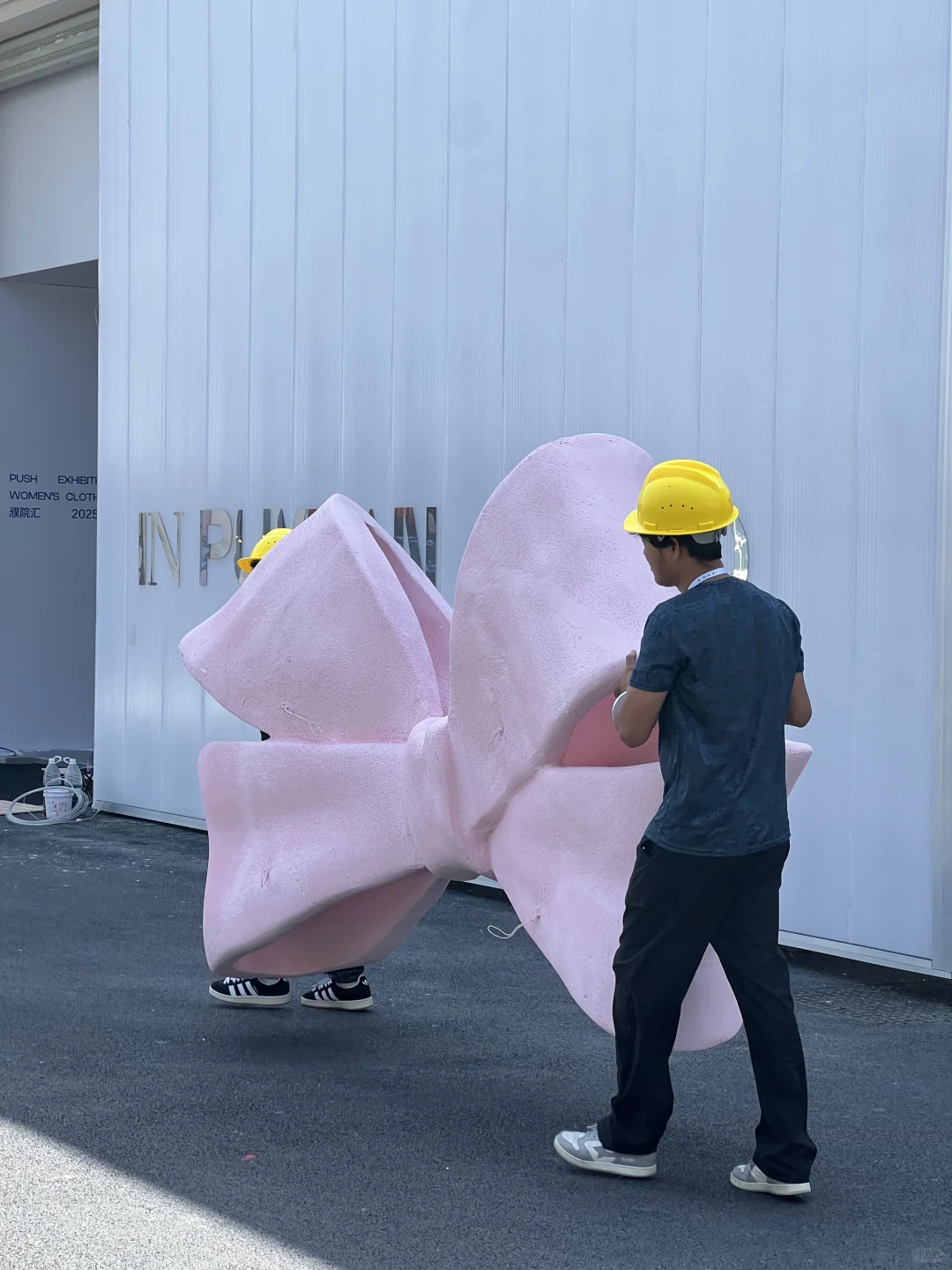 这次的服装展会都是大家伙