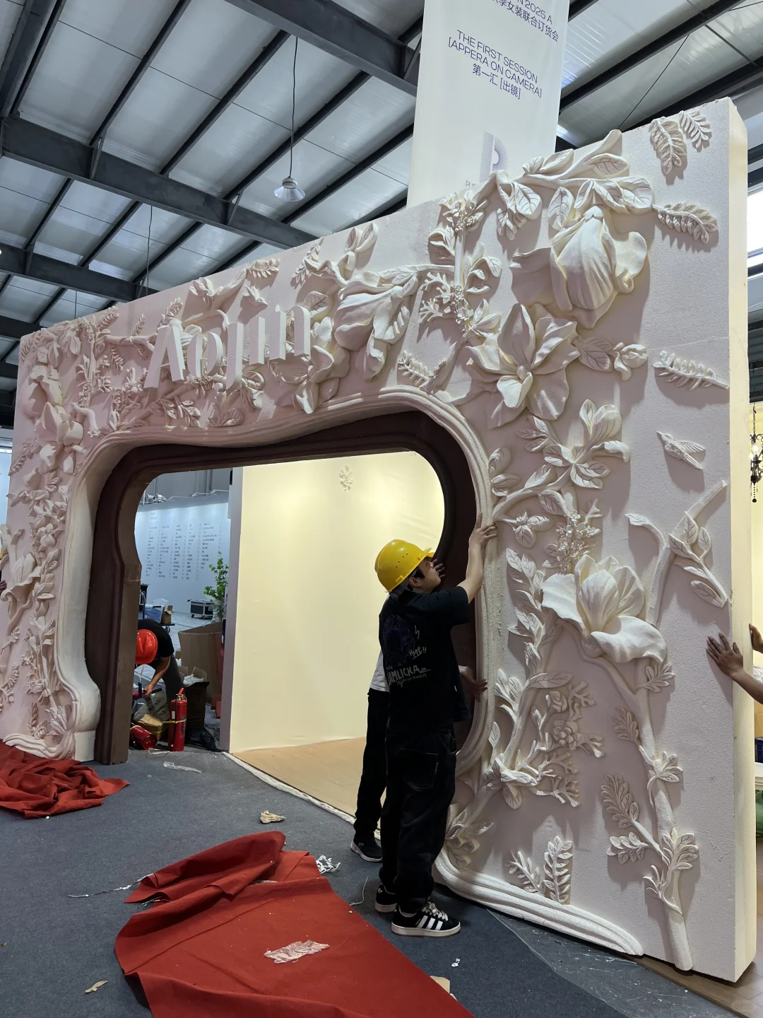 这次的服装展会都是大家伙