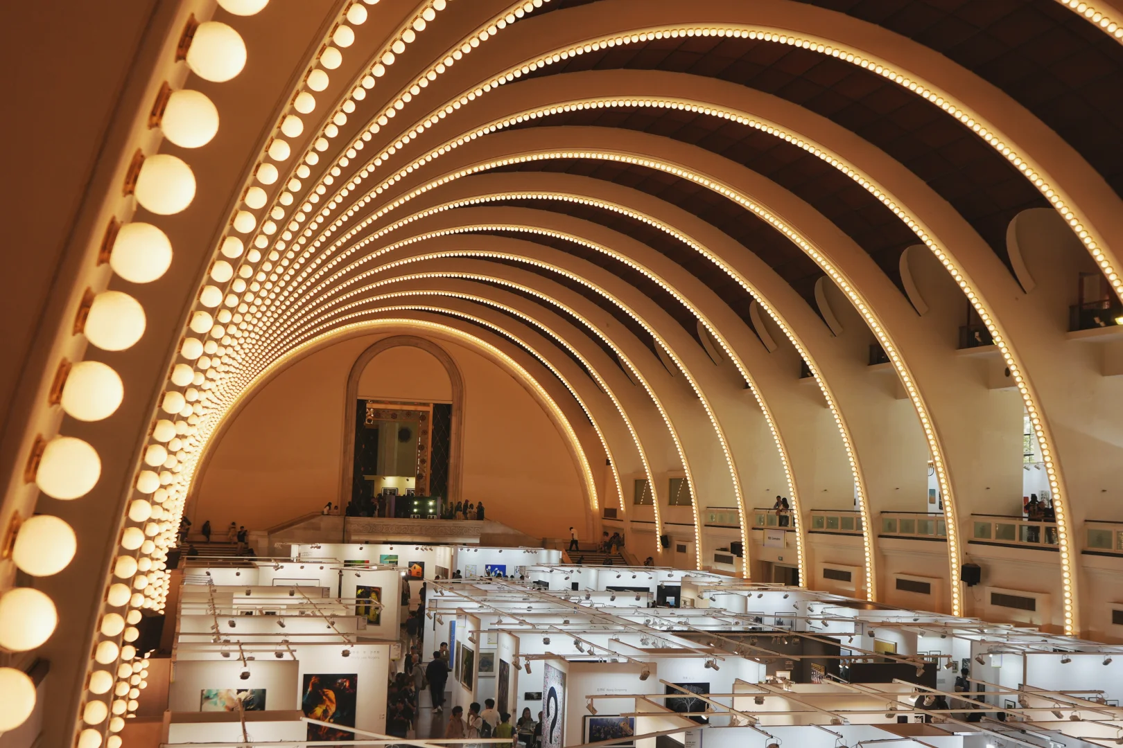 看展-影像上海艺术博览会