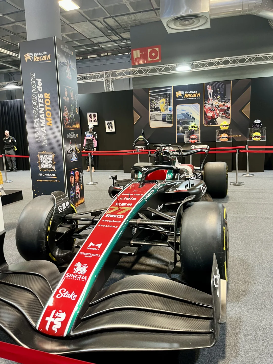 ??留子在马德里汽配展会兼职翻译被采访啦