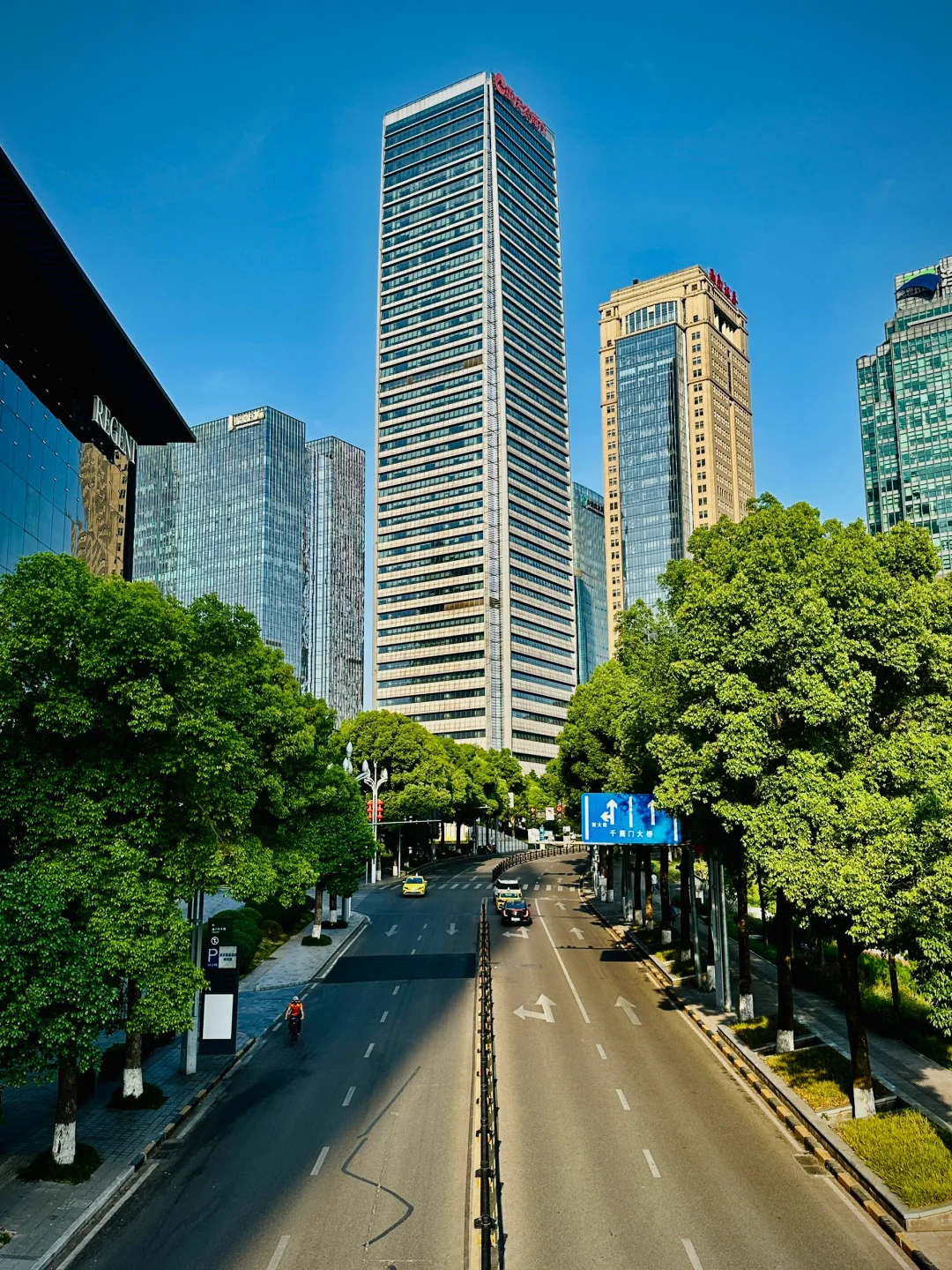 重庆曼哈顿钻石广场?