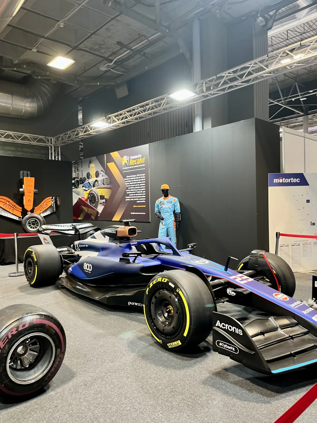 ??留子在马德里汽配展会兼职翻译被采访啦