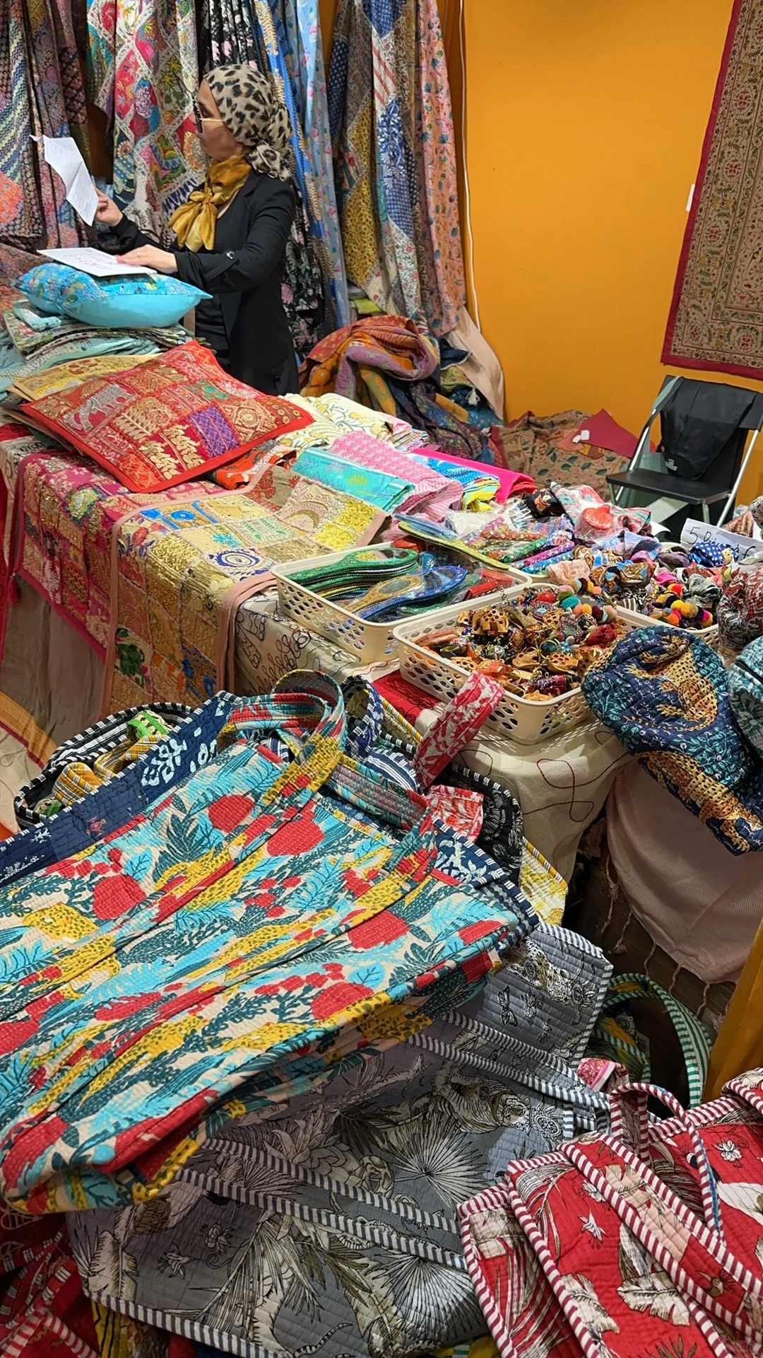 ??在巴黎博览会上疯狂淘宝