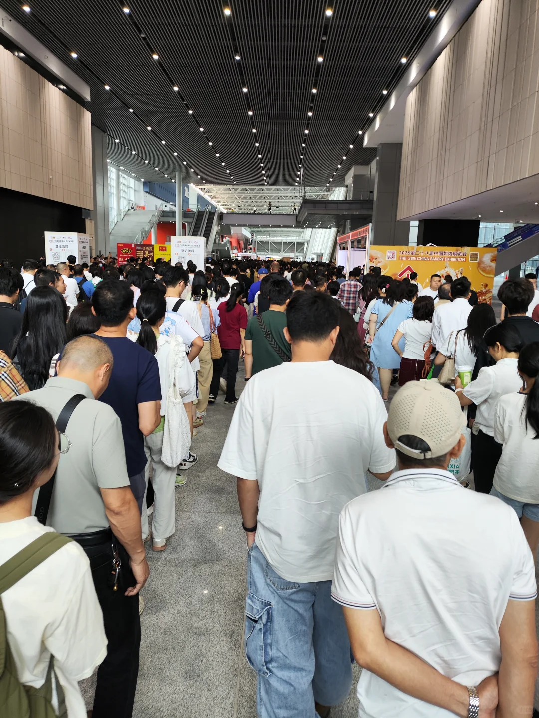 到啦到啦，人山人海！