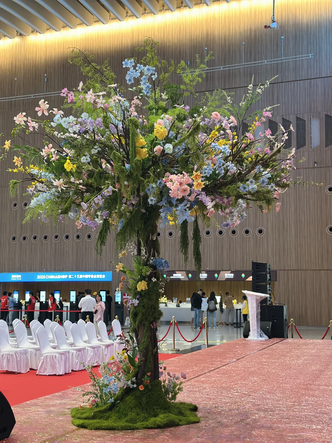 第25届中国零售业博览会开幕式花艺布置