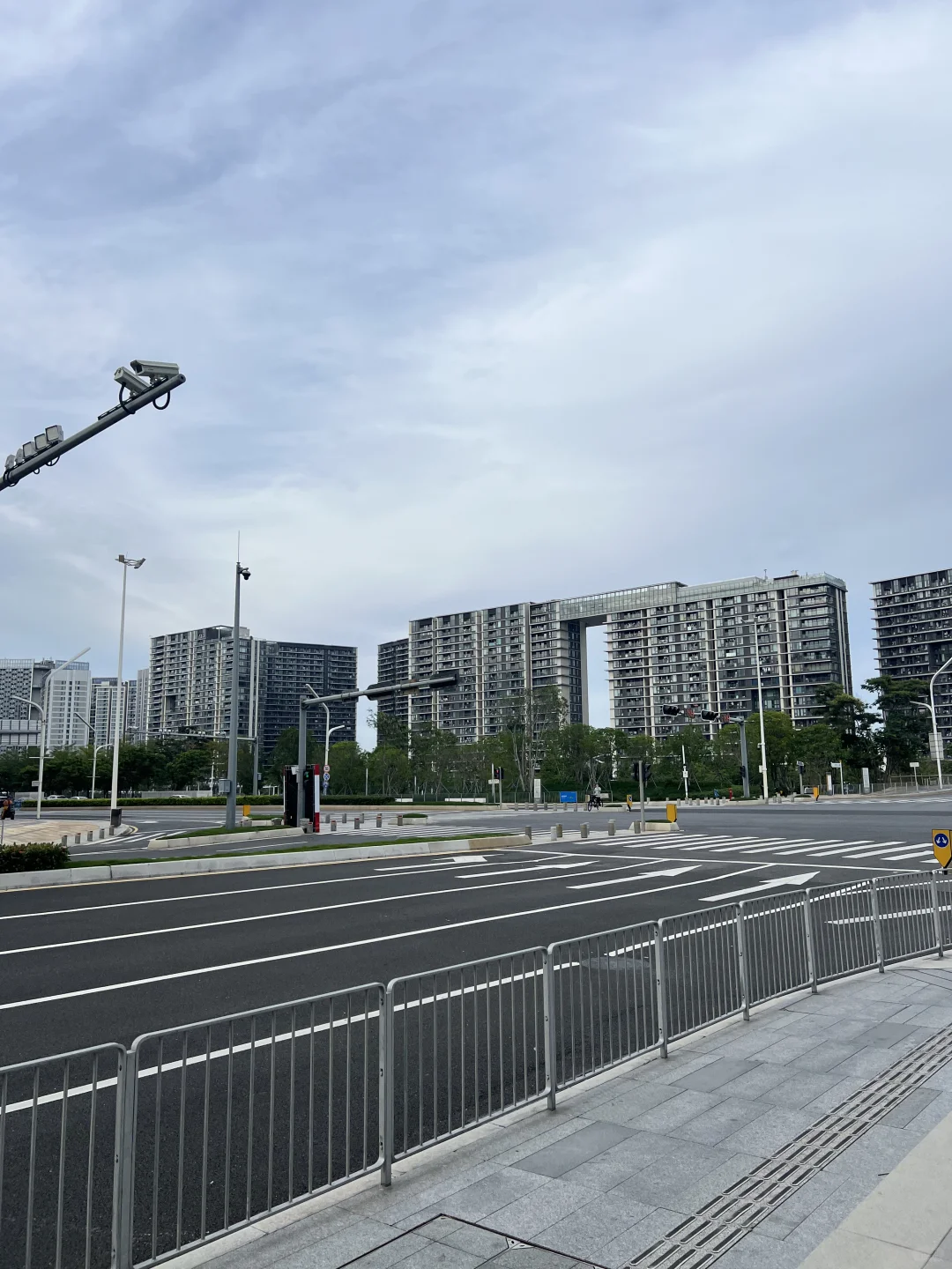 求租宝安会展湾的单间呀