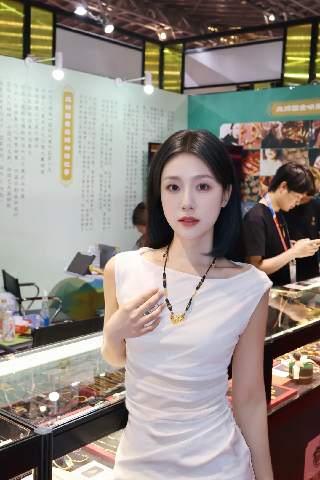 魔都坠大珠宝展?超燃超闪！它来咯