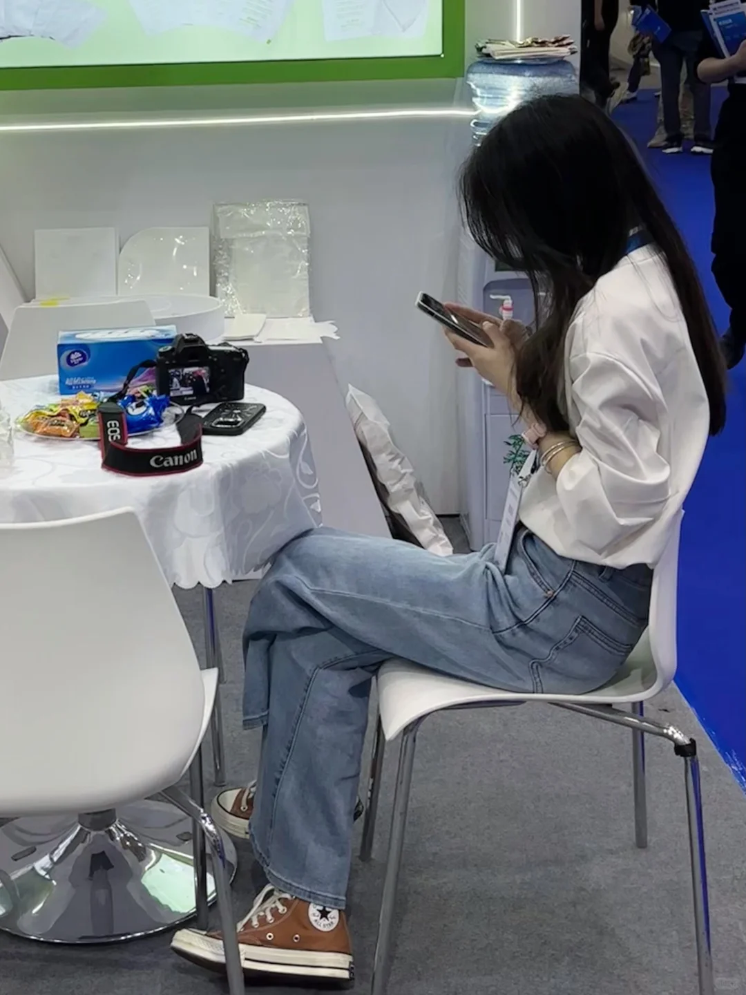 160 80斤的展会穿搭