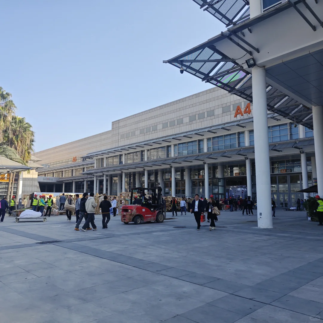 最后一天三点半后别在展馆里硬撑啦