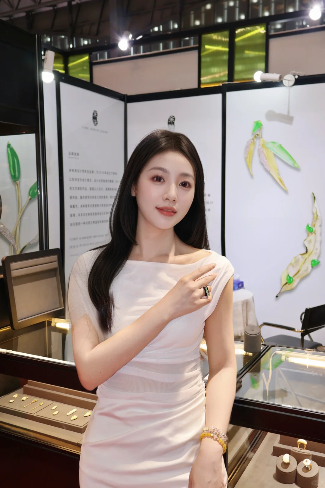 魔都坠大珠宝展?超燃超闪！它来咯