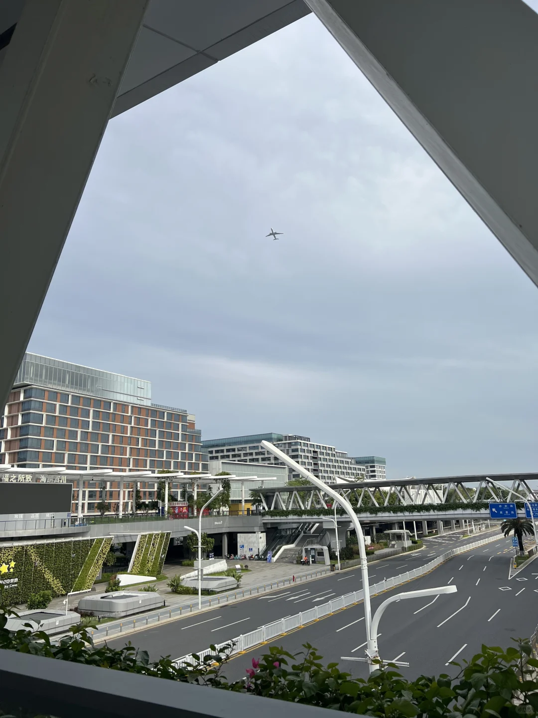 求租宝安会展湾的单间呀