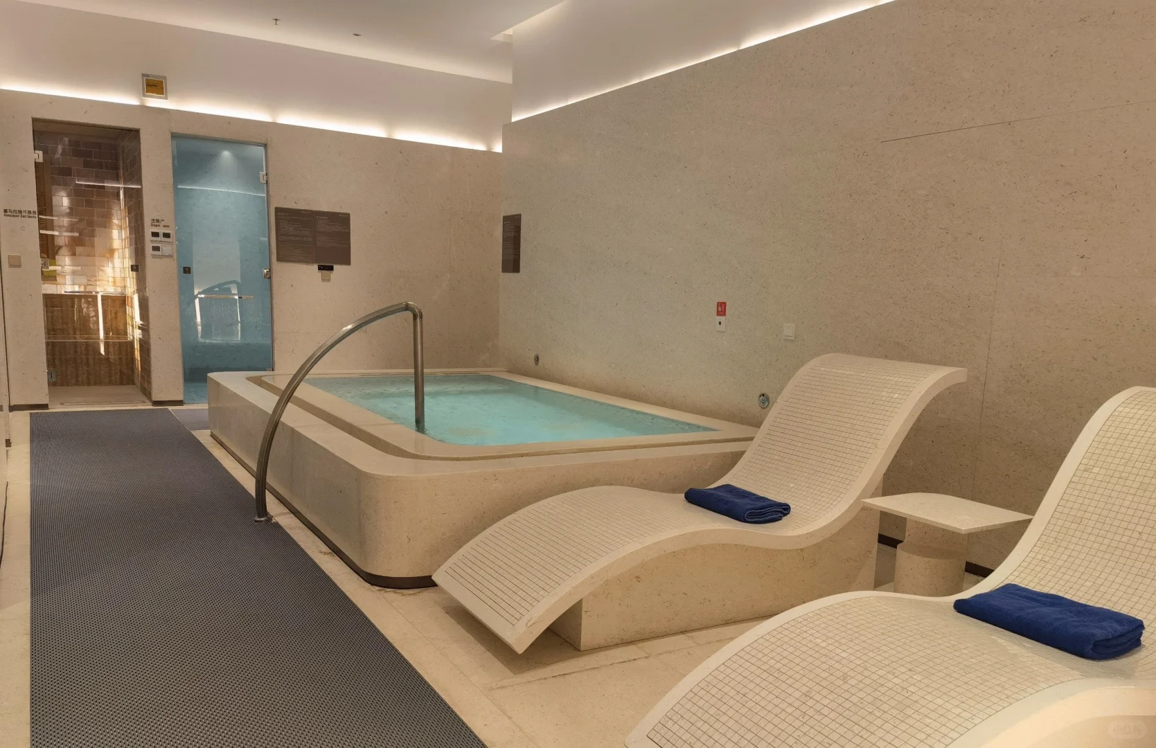 深圳会展希尔顿酒店-人少水好 (100r14天)