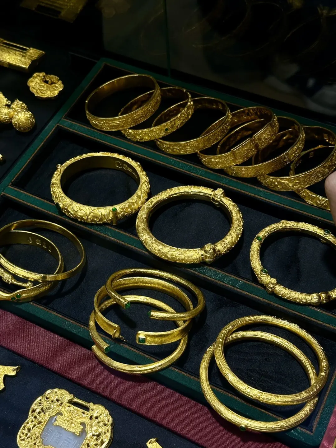 魔都坠大珠宝展?超燃超闪！它来咯