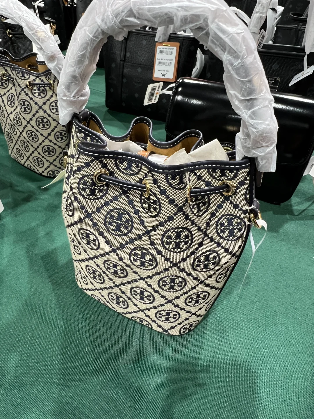 厦门人买包都这样捡漏的吗？？！？