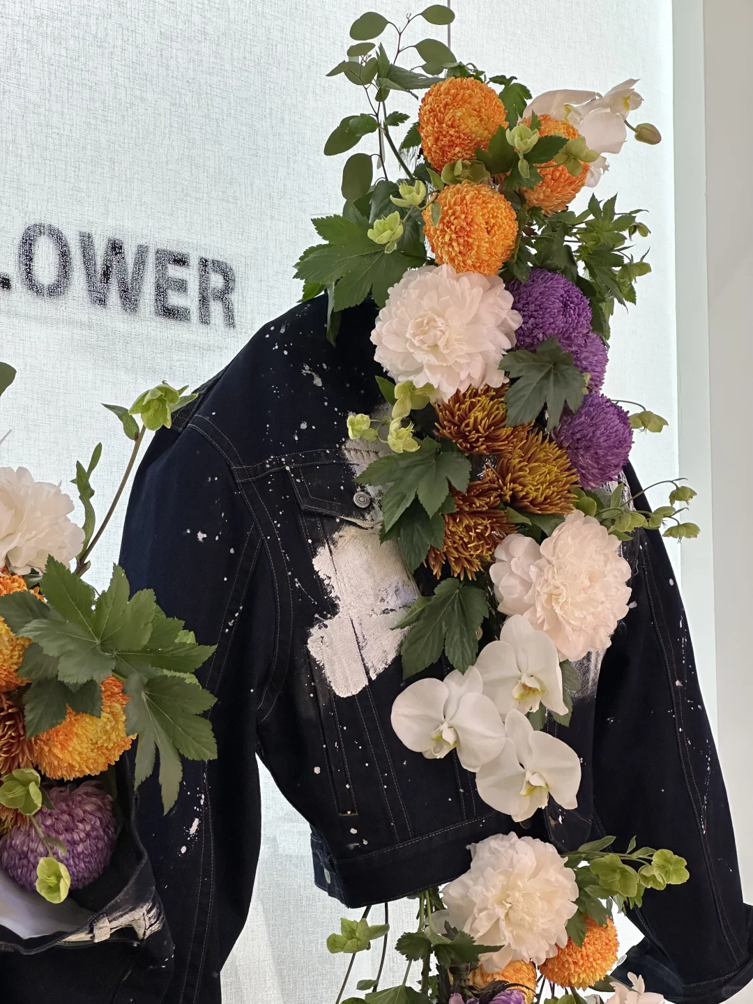设计展厅｜衣服上开的鲜花，像一幅油画