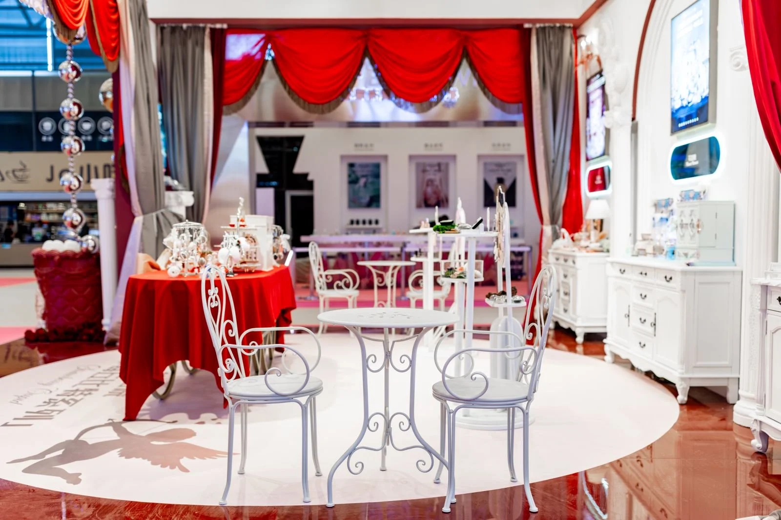 太美了这里真的别错过了?美博会花知晓展台