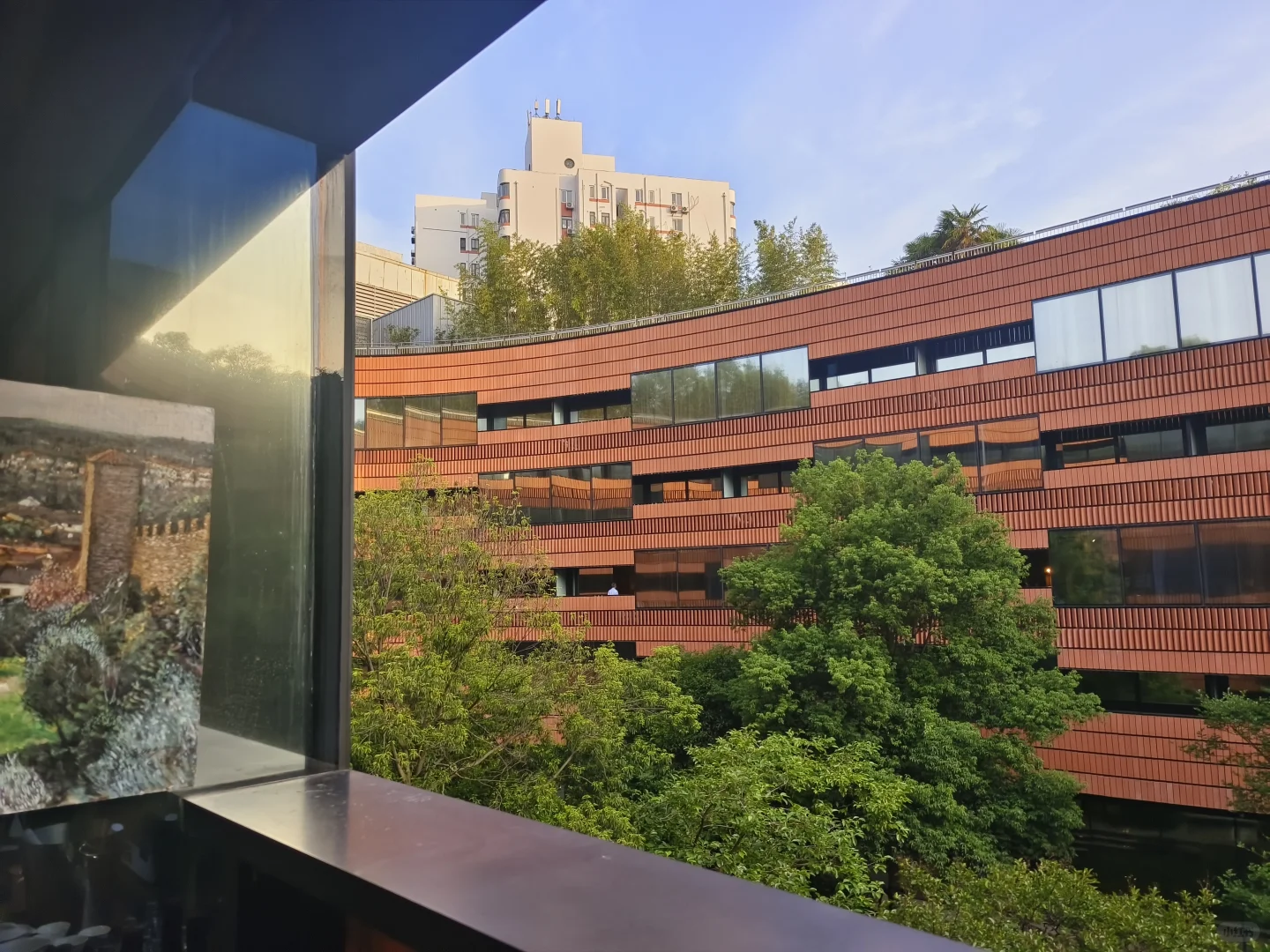 上海的酒店业自救，很拼很高级