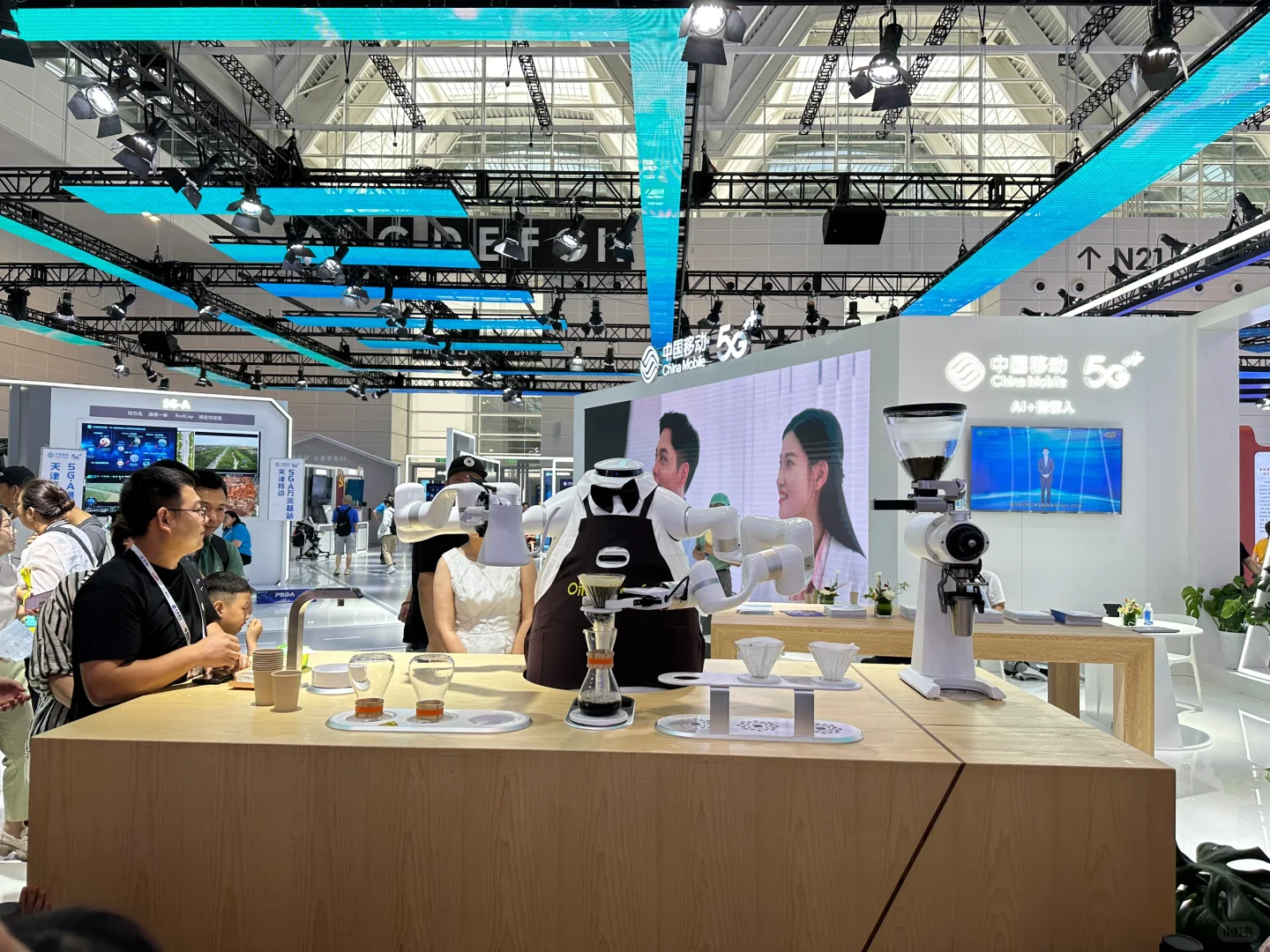 周末去哪玩｜世界智能产业博览会的深思?