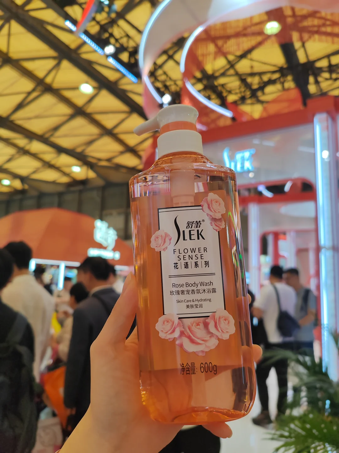 都是正装！！表扬舒蕾工作人员