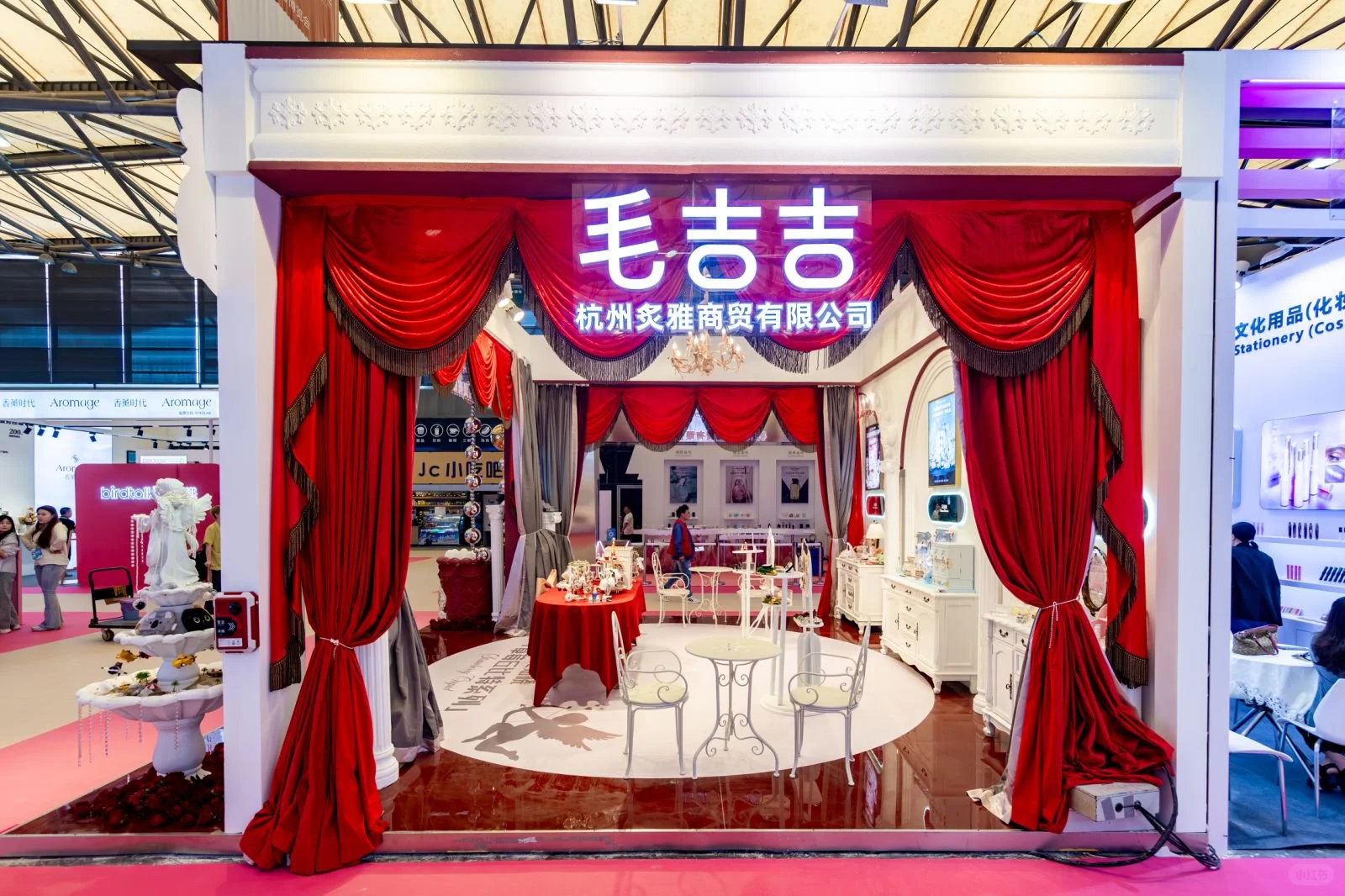 太美了这里真的别错过了?美博会花知晓展台