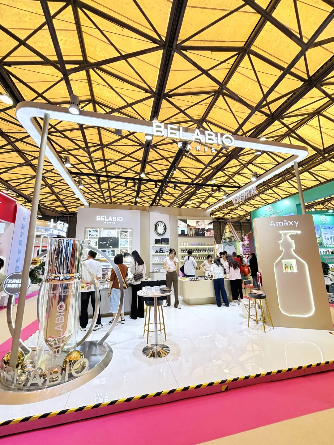 又来上海美博会感受好肌肤的快乐咯～✌?