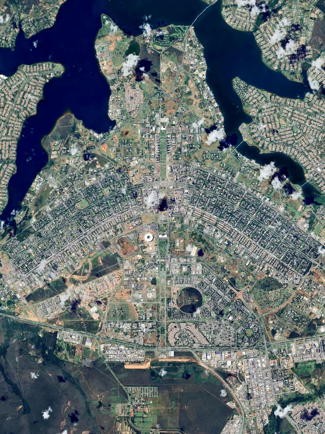 巴西利亚:首都、第三大城市、人类文化遗产