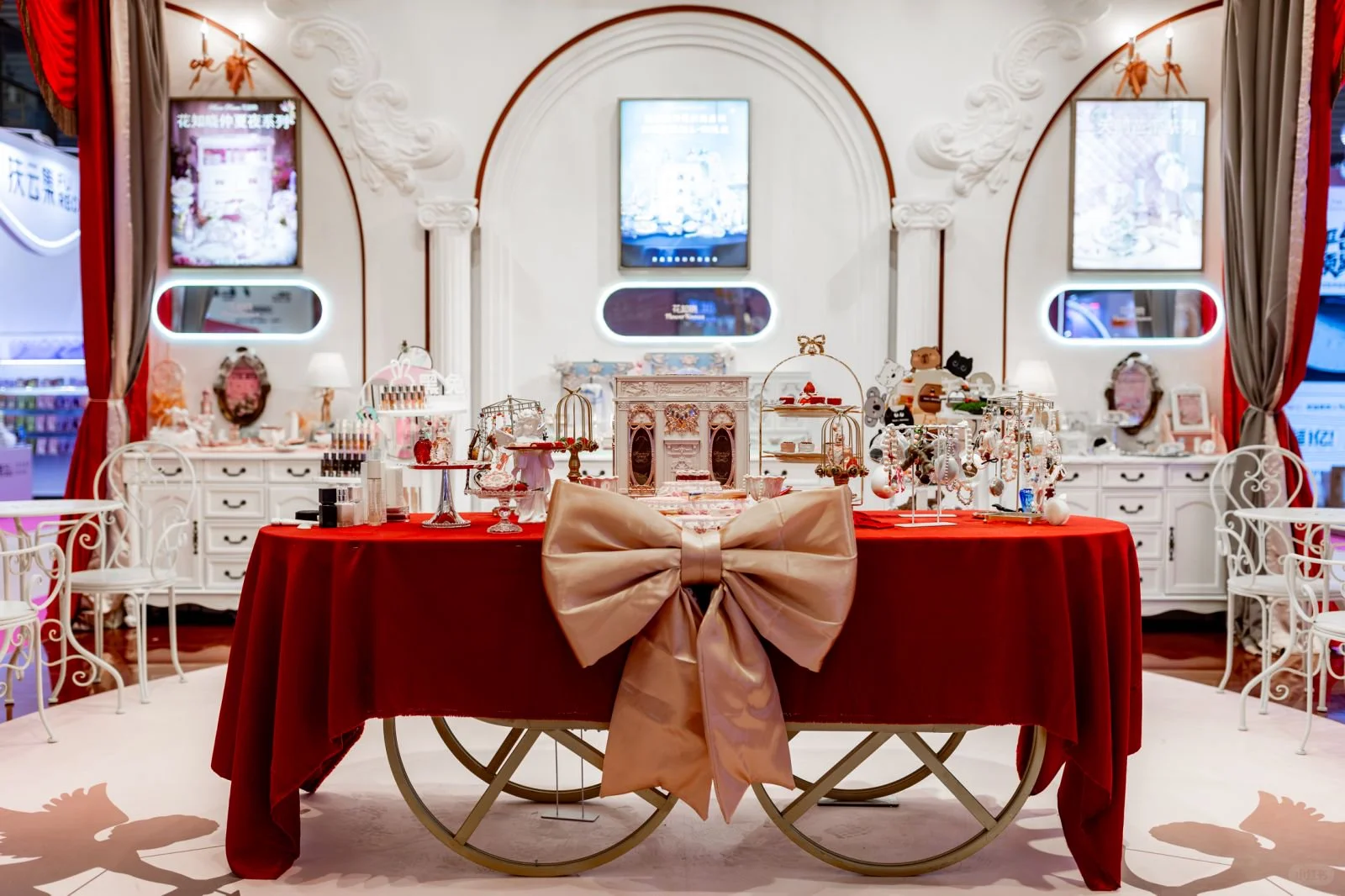 太美了这里真的别错过了?美博会花知晓展台