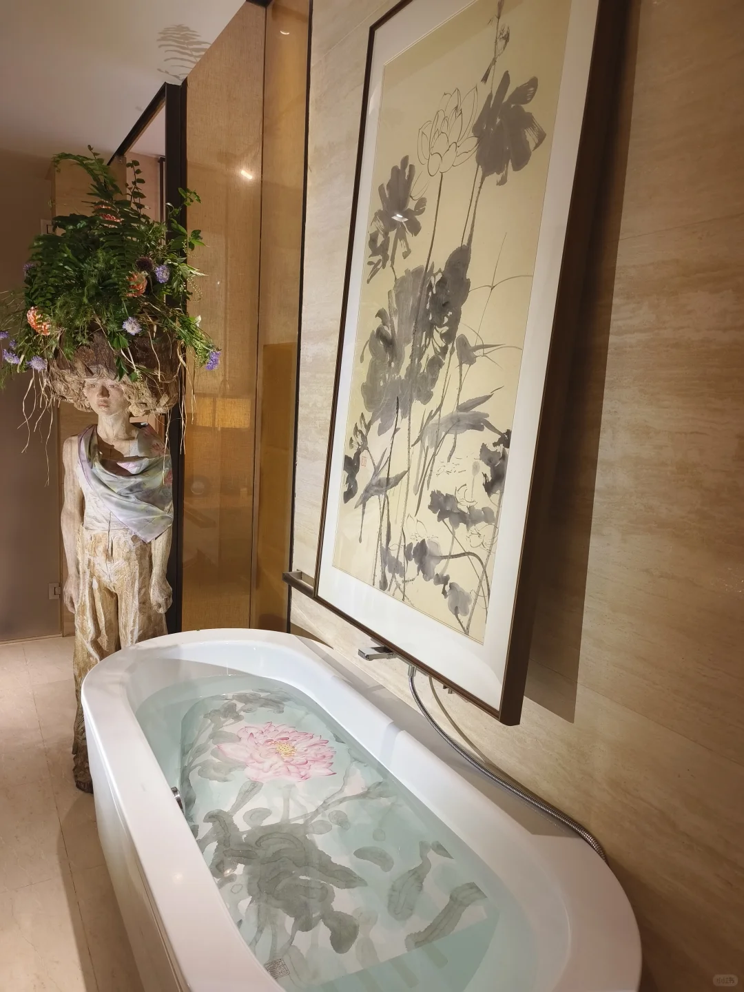 上海的酒店业自救，很拼很高级