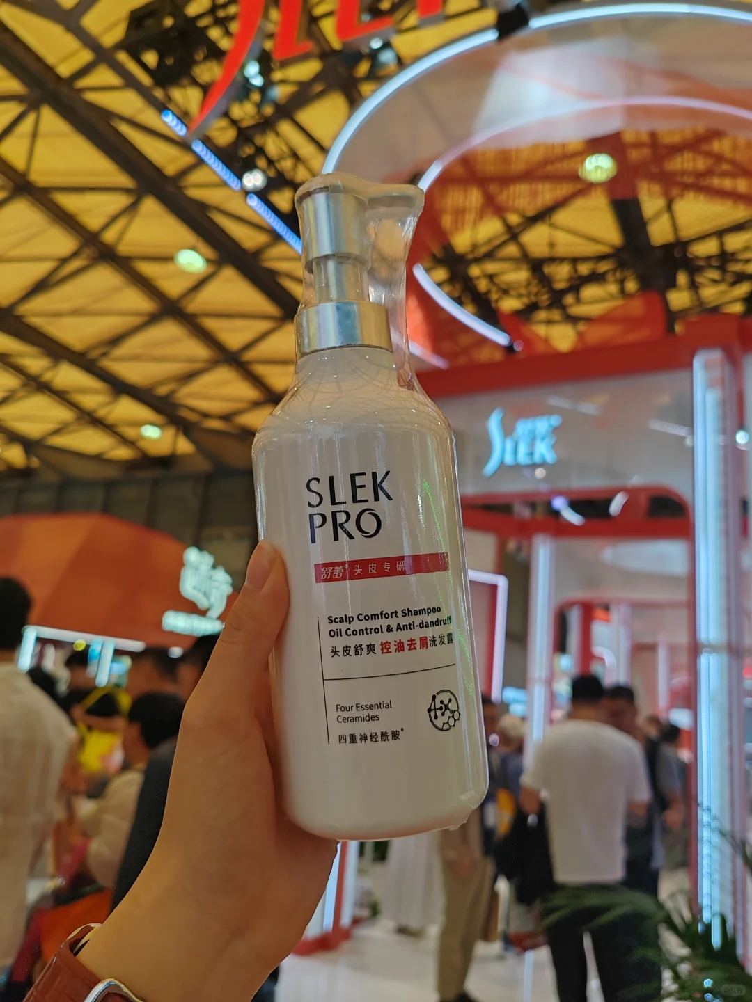 都是正装！！表扬舒蕾工作人员