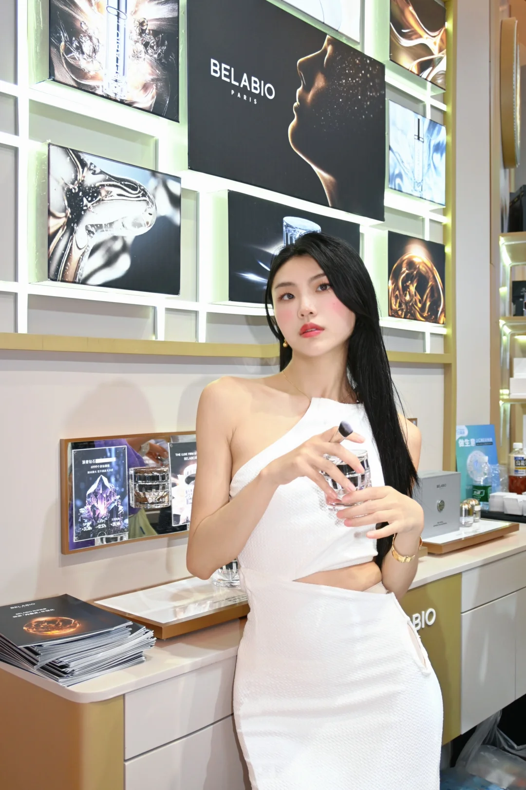 又来上海美博会感受好肌肤的快乐咯～✌?