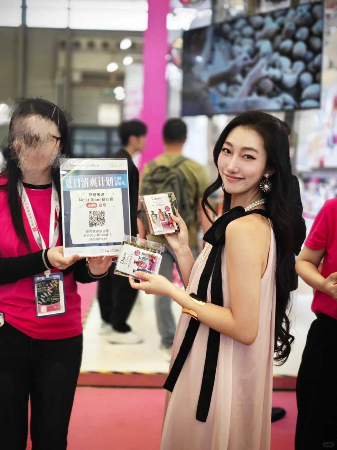 美博会‼️背了2大袋礼品?回家