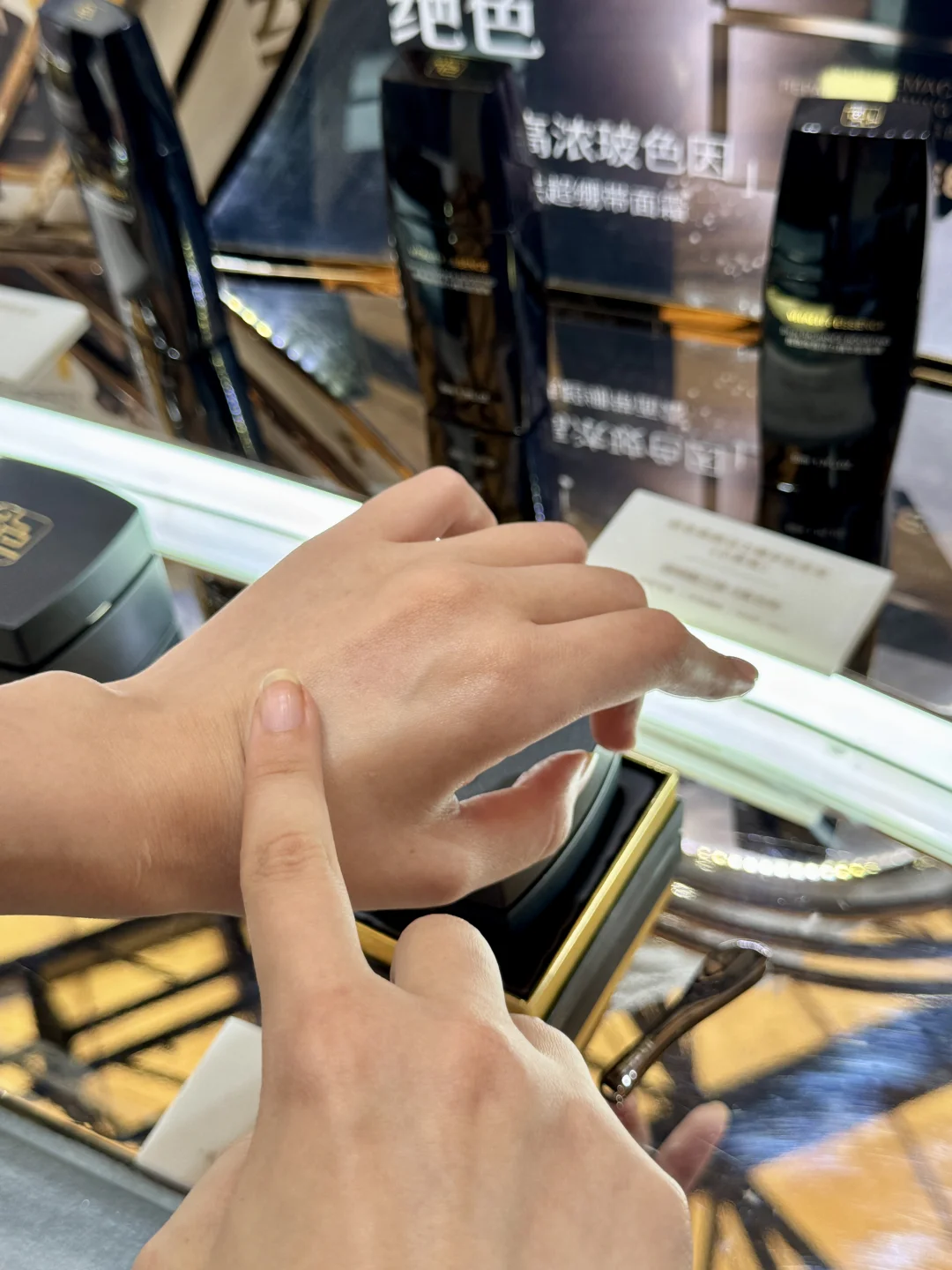 美博会尖叫现场！冰山打卡+抗皱黑科技